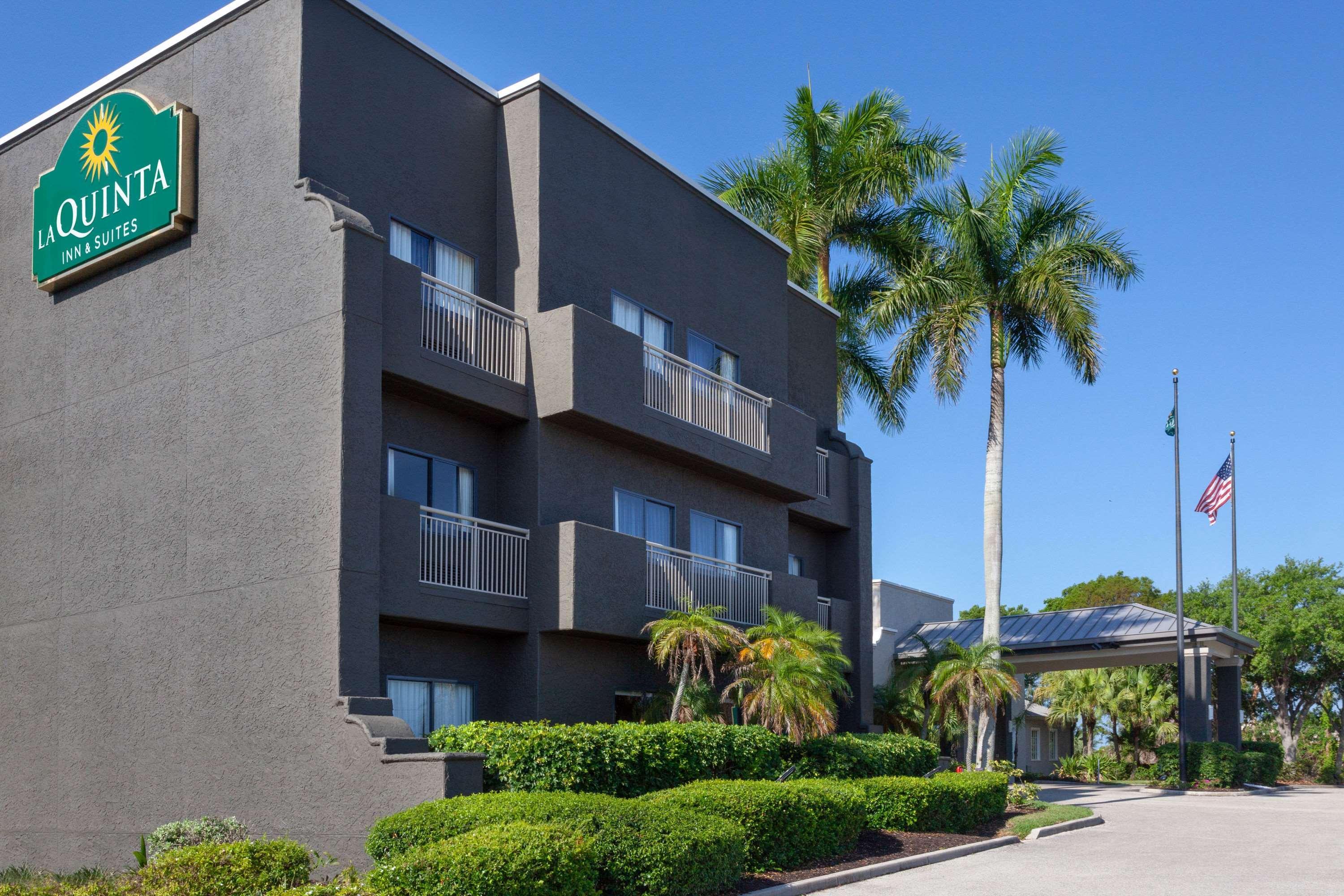 La Quinta By Wyndham Ft. Myers - Sanibel Gateway Hotel Fort Myers Exterior foto